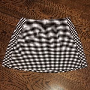 URBAN OUTFITTERS CHECKERED SKIRT w/ pockets